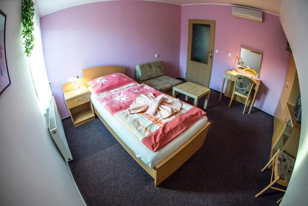Hotel Na Jizni プルジェロフ 部屋 写真